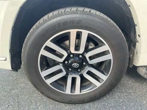 Used 2023 Toyota 4Runner Limited AWD/4WD image 9