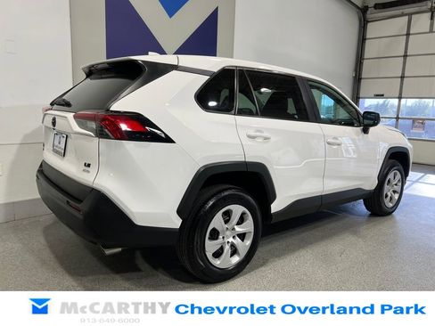 Used 2025 Toyota RAV4 LE AWD/4WD image 5