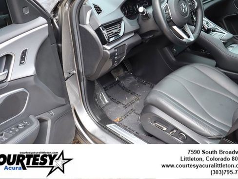 Used 2024 Acura RDX SH-AWD image 23