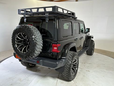 Used 2019 Jeep Wrangler Unlimited Sahara w/ Uconnect 4C Nav & Sound Group AWD/4WD image 6