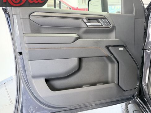 Used 2024 GMC Sierra 2500 AT4 w/ AT4 Preferred Package AWD/4WD image 10