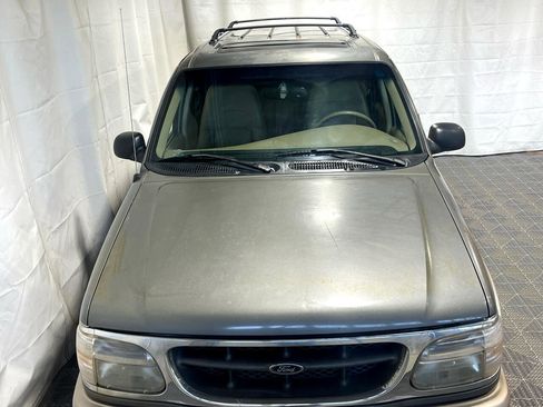 Used 2000 Ford Explorer Eddie Bauer image 3