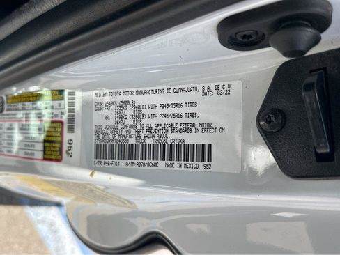 Used 2022 Toyota Tacoma SR RWD image 44