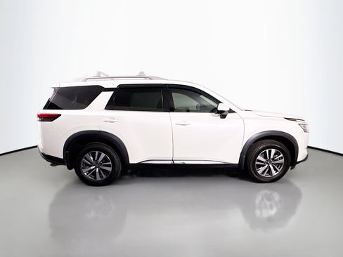 Used 2023 Nissan Pathfinder SL AWD/4WD image 11