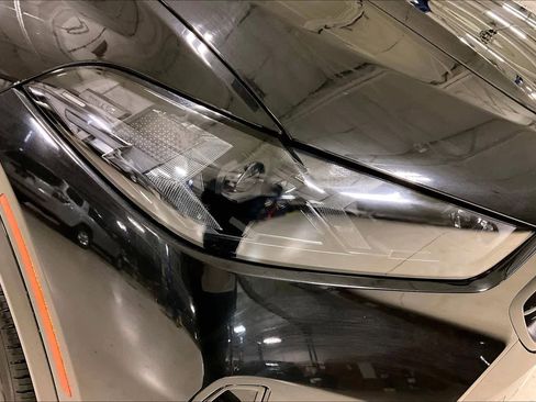 New 2026 BMW X6 xDrive40i w/ Climate Comfort Package image 13