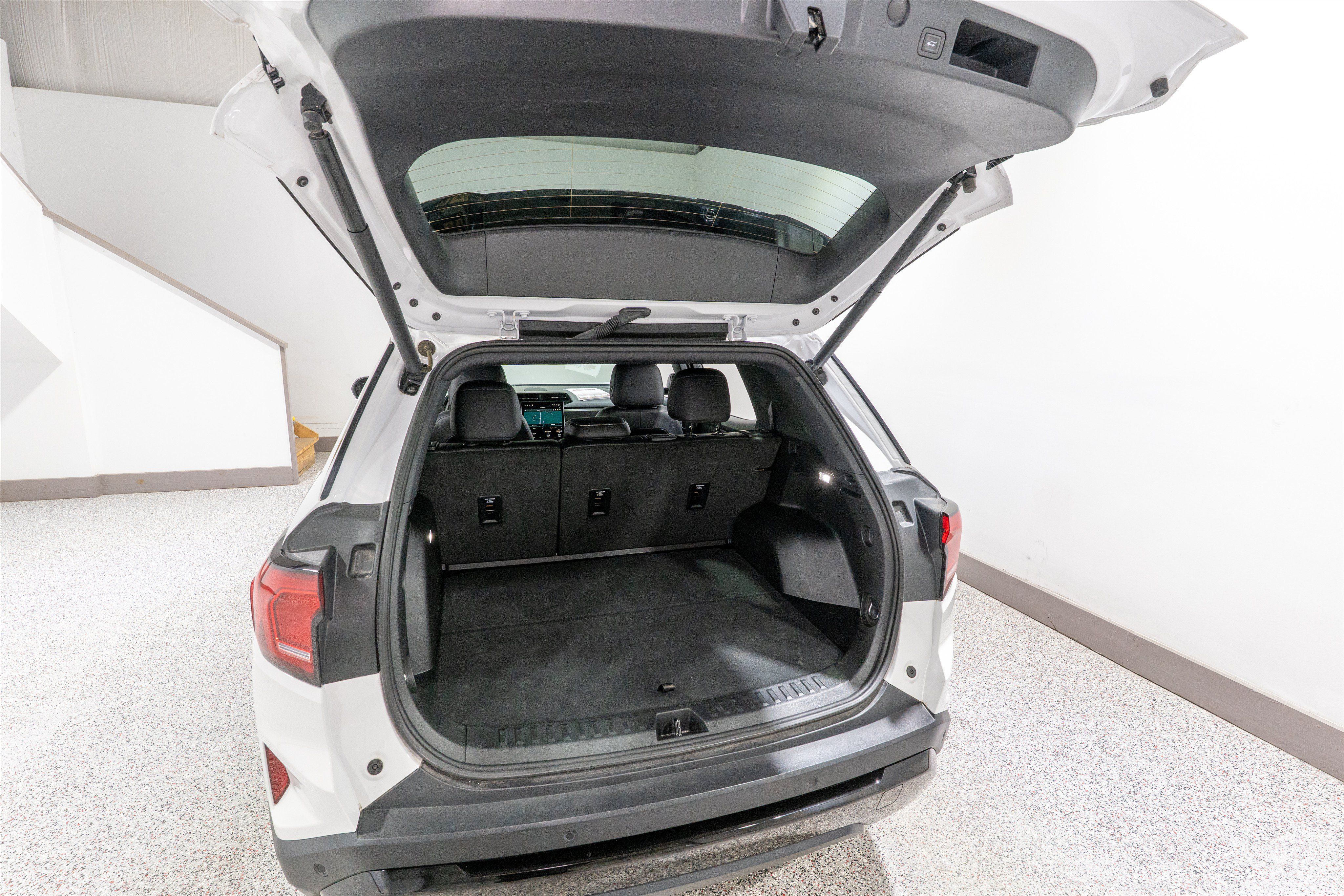 Used 2026 GMC Terrain Elevation w/ Elevation Premium Package FWD image 29
