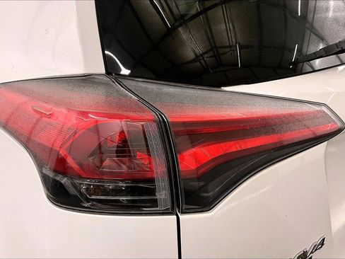 Used 2018 Toyota RAV4 XLE w/ Convenience Package image 29