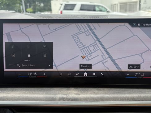 Used 2026 BMW X7 xDrive40i AWD/4WD image 25