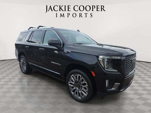 Used 2023 GMC Yukon Denali Ultimate AWD/4WD image 3