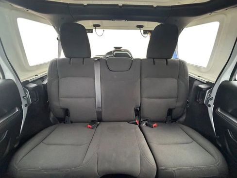 Used 2023 Jeep Wrangler Sahara image 29