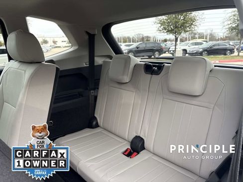 Used 2023 Volkswagen Tiguan SE w/ Panoramic Sunroof Package image 27