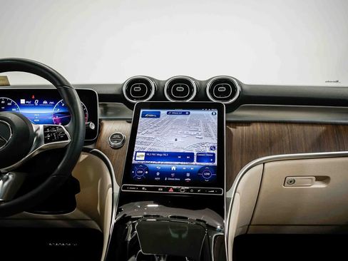 Used 2026 Mercedes-Benz GLC 300 image 13