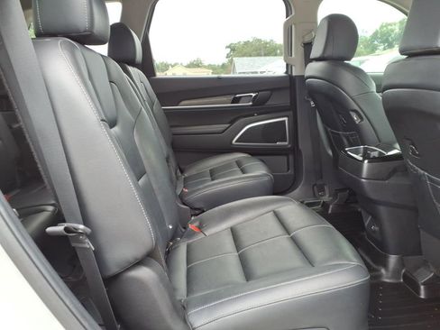 Used 2022 Kia Telluride EX w/ EX Premium Package AWD/4WD image 16
