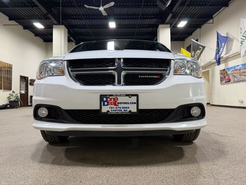Used 2019 Dodge Grand Caravan SXT FWD image 13