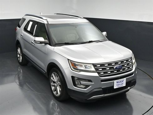 Used 2017 Ford Explorer Limited FWD image 23