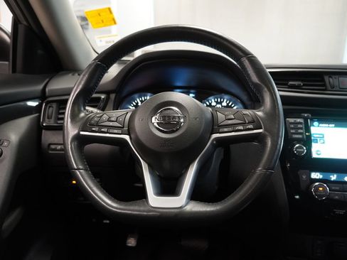 Used 2017 Nissan Rogue SV w/ SV Premium Package AWD/4WD image 18