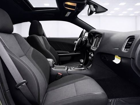 Used 2022 Dodge Charger SXT w/ Cold Weather Package image 13