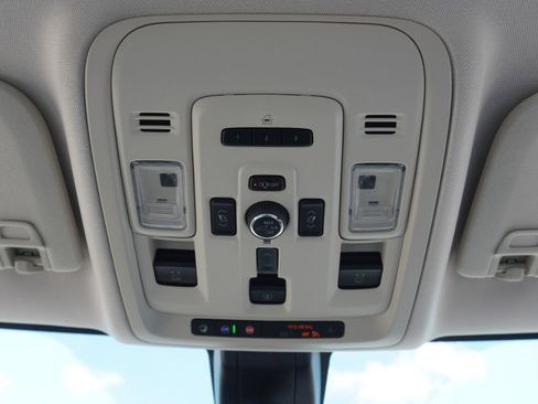 Used 2022 GMC Yukon Denali AWD/4WD image 27
