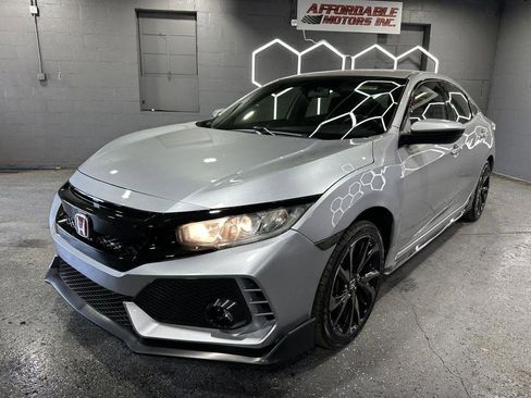 Used 2018 Honda Civic Sport image 2