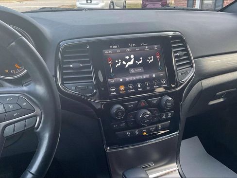 Used 2021 Jeep Grand Cherokee Freedom Edition image 6