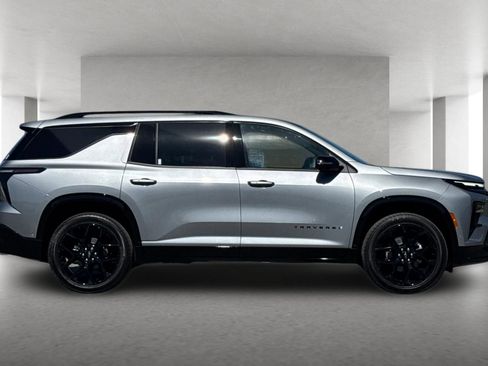 New 2026 Chevrolet Traverse RS w/ LPO, Floor Liner Package FWD image 3