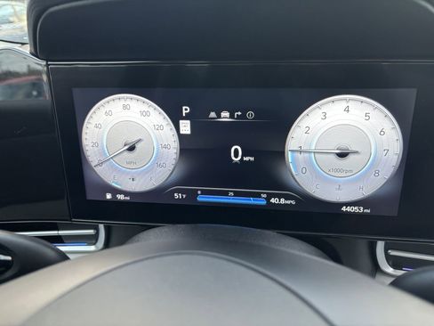 Used 2024 Hyundai Elantra Limited FWD image 17