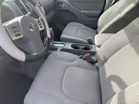 Used 2015 Nissan Frontier SV w/ SV Value Truck Package image 4