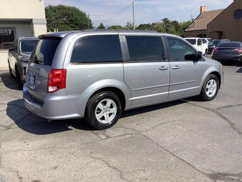 Used 2013 Dodge Grand Caravan SXT FWD image 11
