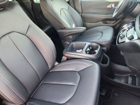 New 2026 Chrysler Voyager LX FWD image 13