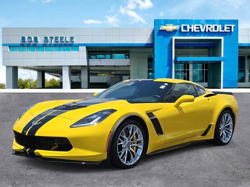 Used 2019 Chevrolet Corvette Z06 w/ Z07 Performance Package RWD image 2