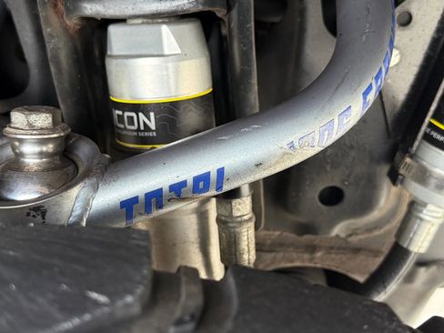 Used 2005 Toyota Land Cruiser image 24