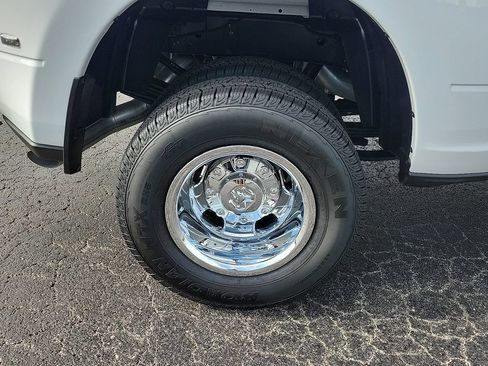 New 2026 RAM 3500 Tradesman AWD/4WD image 7