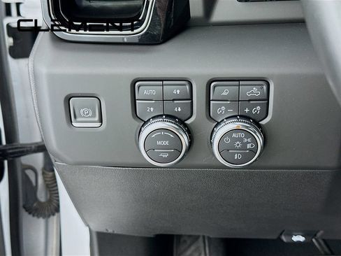 Used 2024 GMC Sierra 3500 AT4 w/ AT4 Premium Plus Package AWD/4WD image 14
