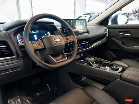 Used 2025 Nissan Rogue SL w/ Tech Package image 25