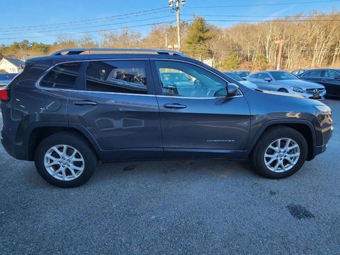 Used 2016 Jeep Cherokee Latitude w/ Cold Weather Group image 4