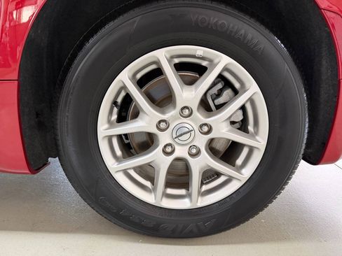 Used 2025 Chrysler Pacifica Select FWD image 28