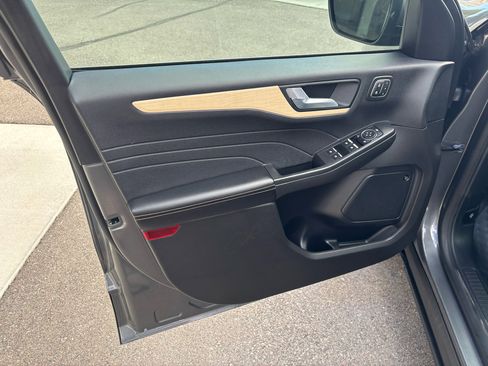 Used 2022 Ford Escape Titanium w/ Titanium Elite Package image 13