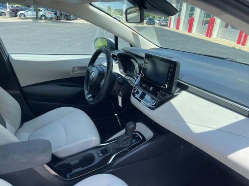Used 2022 Toyota Corolla LE FWD image 6