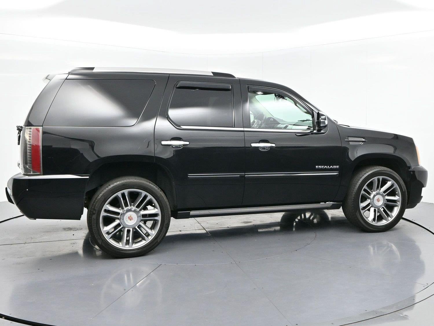 Used 2013 Cadillac Escalade Premium AWD/4WD image 8