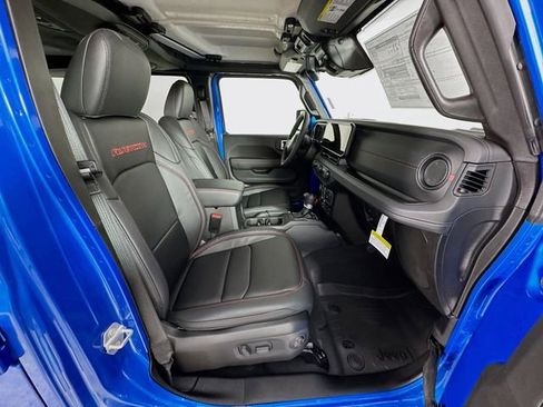 New 2026 Jeep Wrangler Unlimited Rubicon AWD/4WD image 30