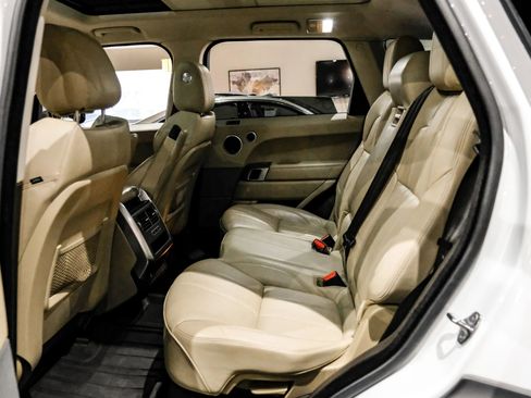 Used 2017 Land Rover Range Rover Sport HSE image 36