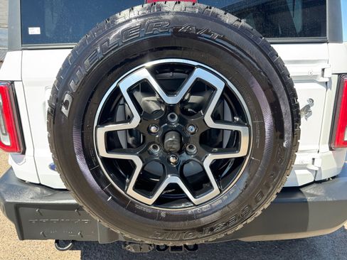 Used 2025 Ford Bronco Outer Banks AWD/4WD image 13