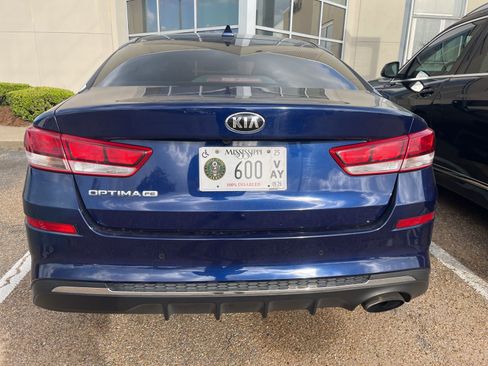 Used 2020 Kia Optima LX image 9