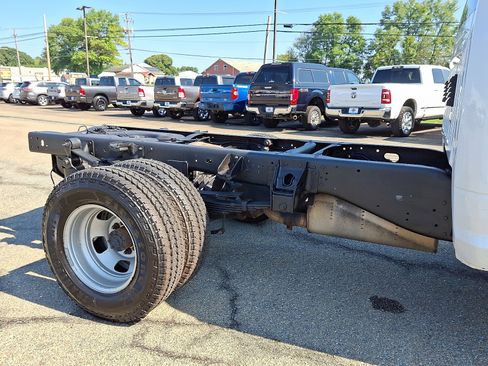 Used 2018 RAM 3500 Tradesman image 10