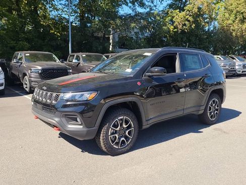 New 2026 Jeep Compass Trailhawk image 4