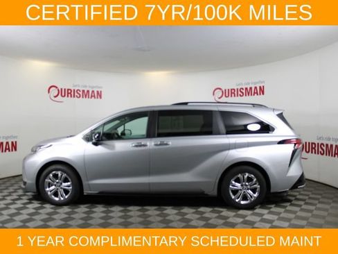 Used 2023 Toyota Sienna XSE AWD/4WD image 6