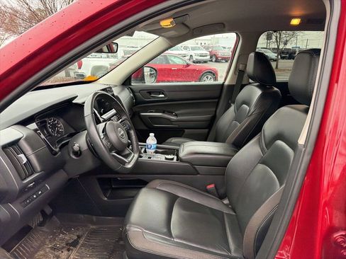 Used 2023 Nissan Pathfinder SL image 11