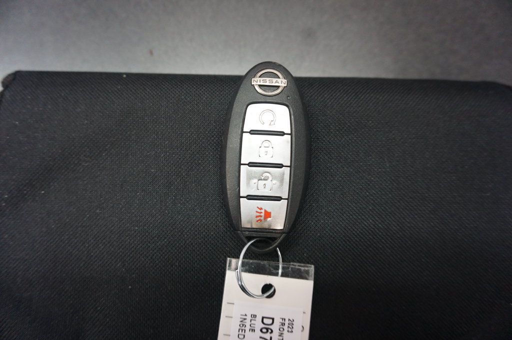 Used 2023 Nissan Frontier SV w/ SV Convenience Package AWD/4WD image 15