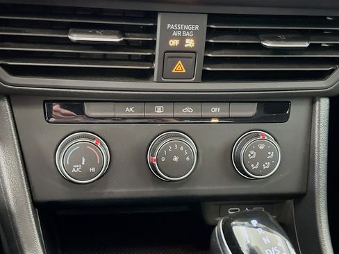 Used 2024 Volkswagen Jetta S image 23