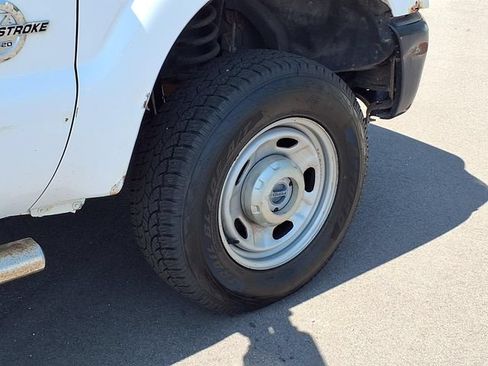 Used 2015 Ford F250 XL w/ Power Equipment Group AWD/4WD image 23